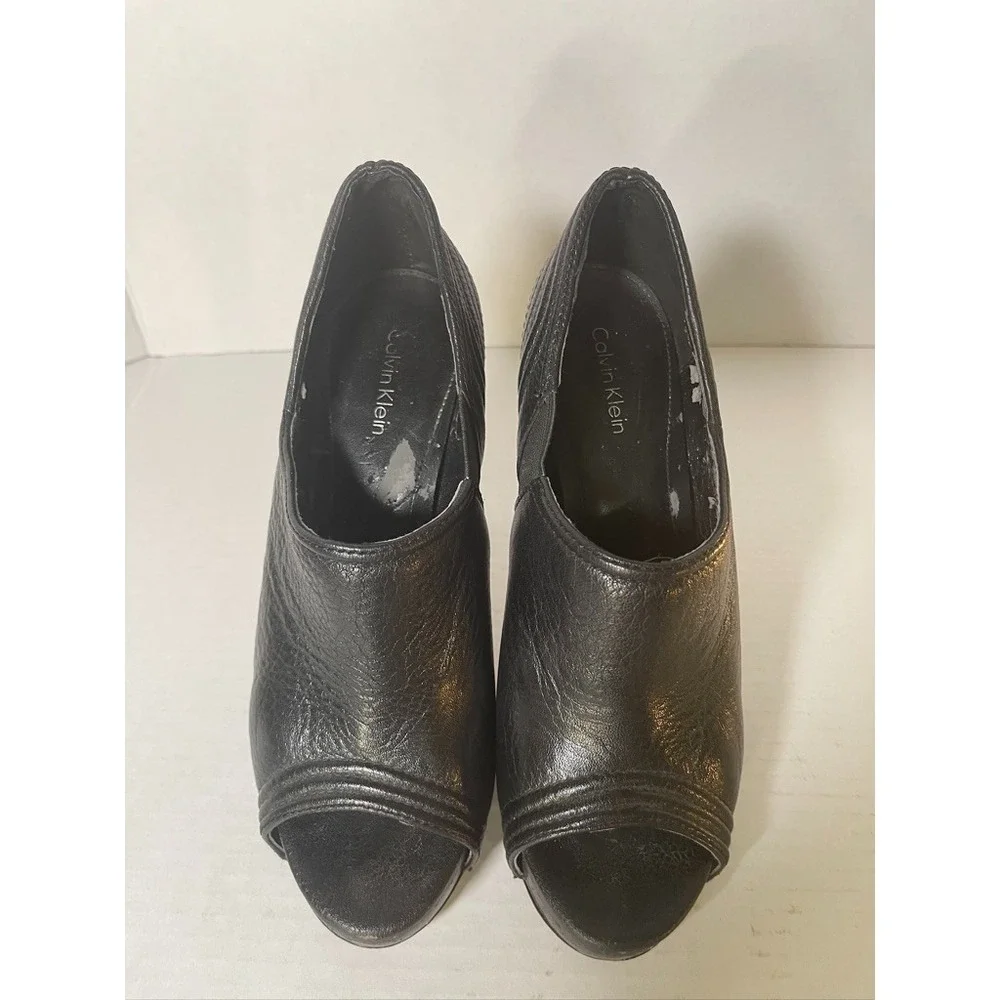 Ladies‎ Calvin Klein Black Leather Peek a boo Bootie Size 6M